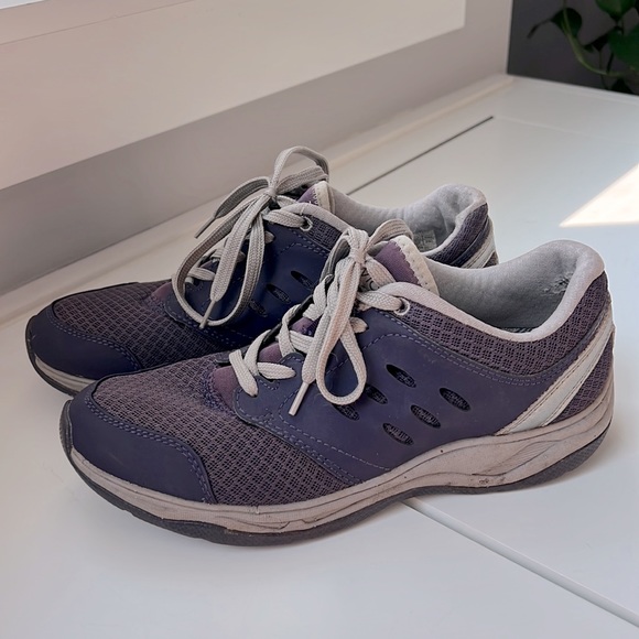 VIONIC sneakers - Picture 2 of 10